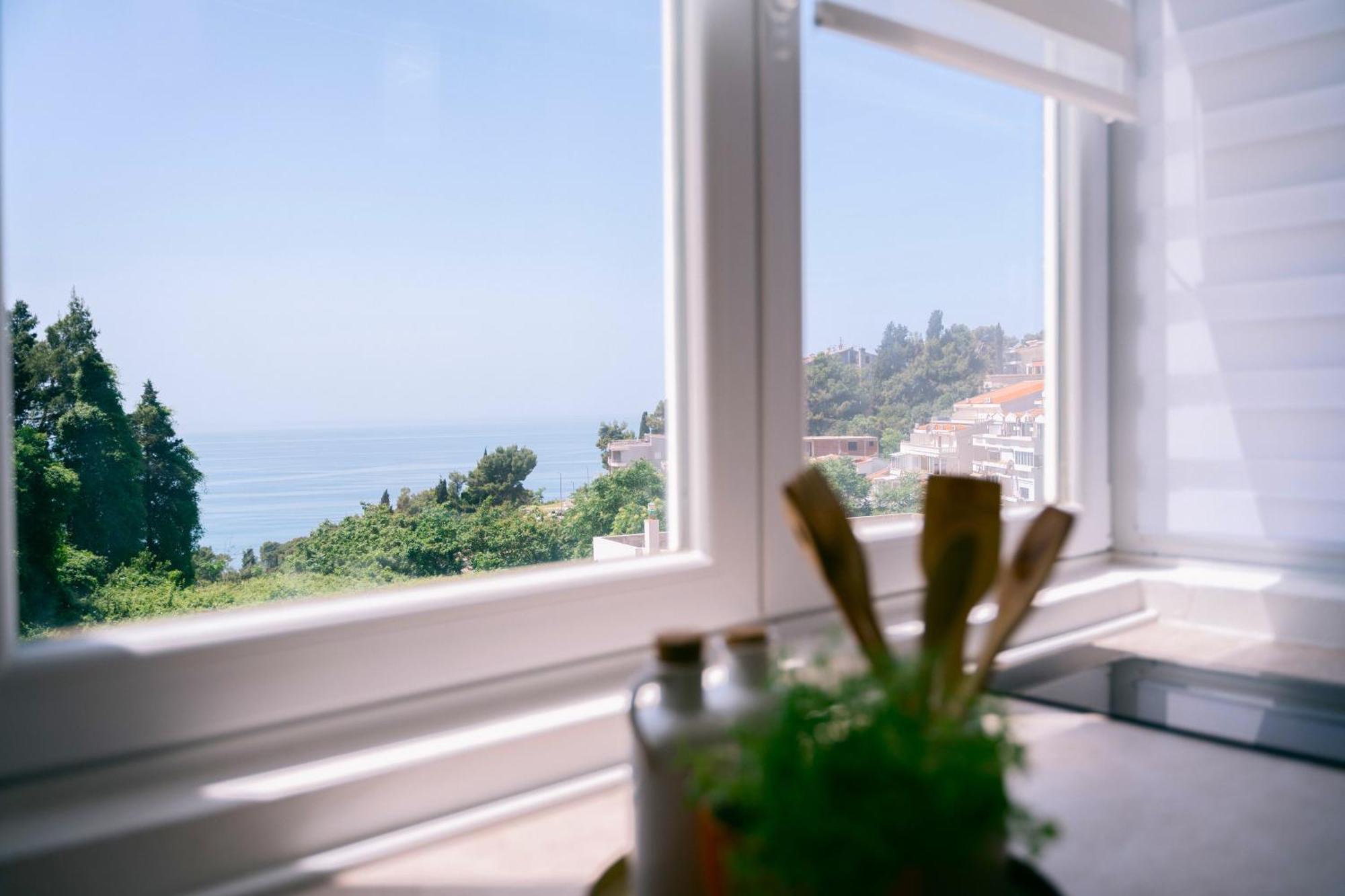 The Rooftop Of Lungo Mare Apartment
