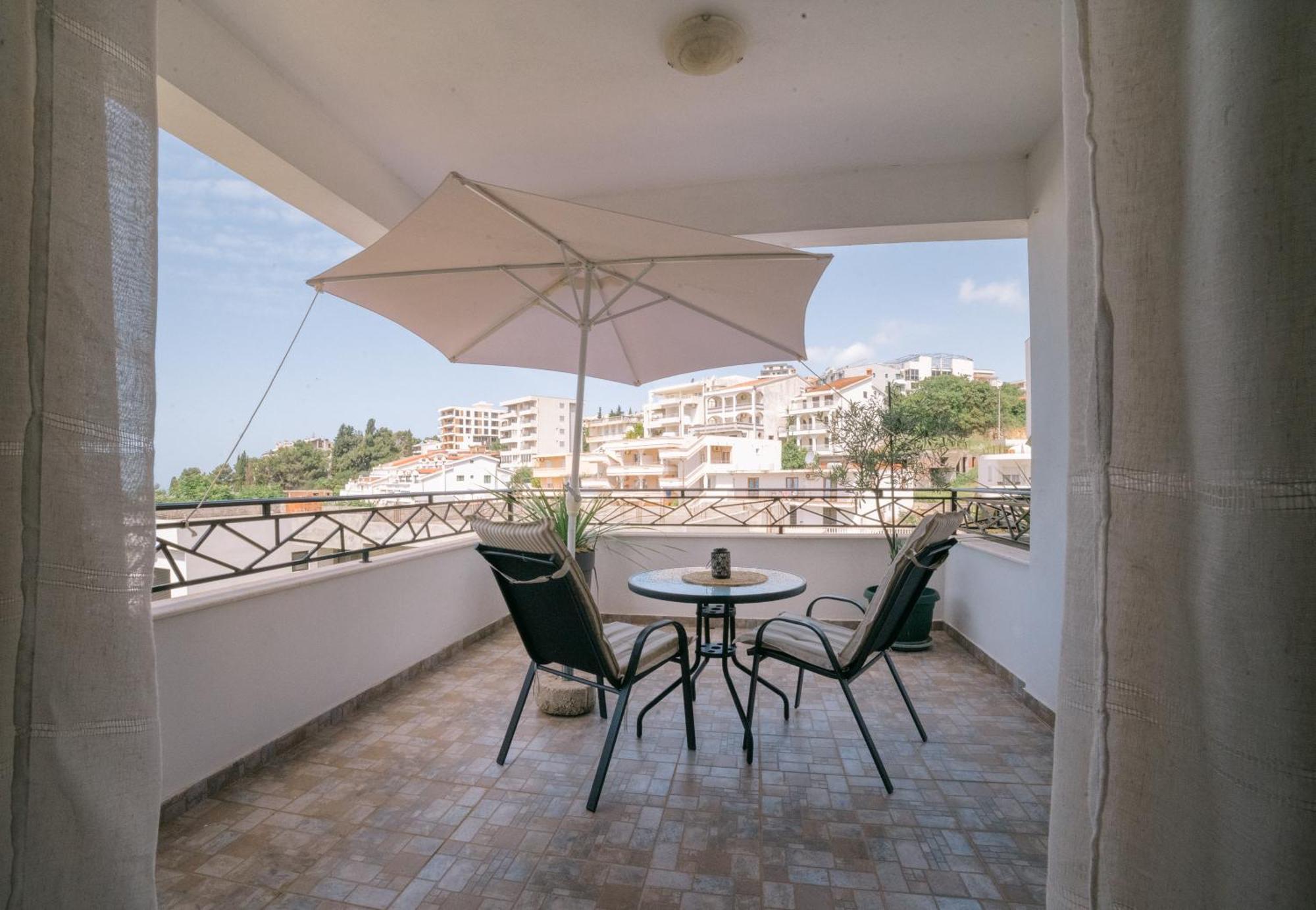 The Rooftop Of Lungo Mare 